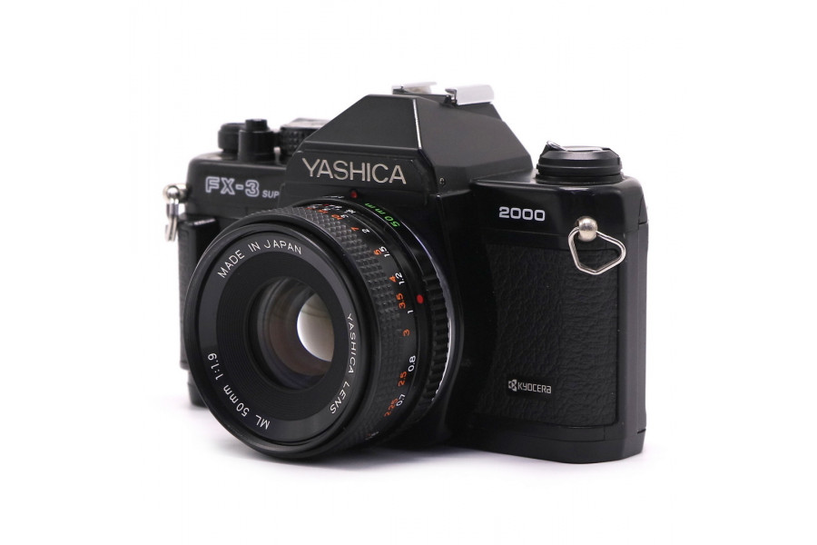 Зеркальный фотоаппарат Yashica FX-3 Super 2000 kit