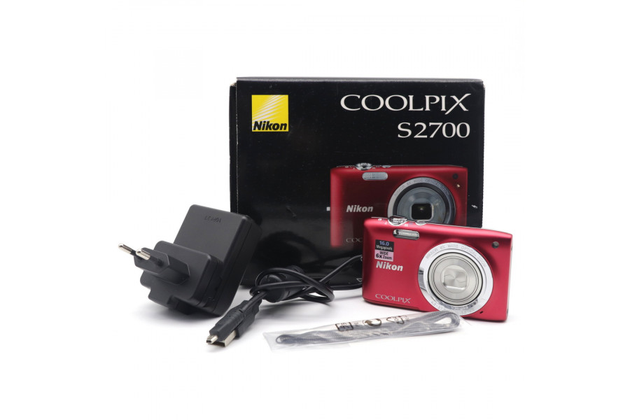 Компактная камера Nikon Coolpix S2700 в упаковке