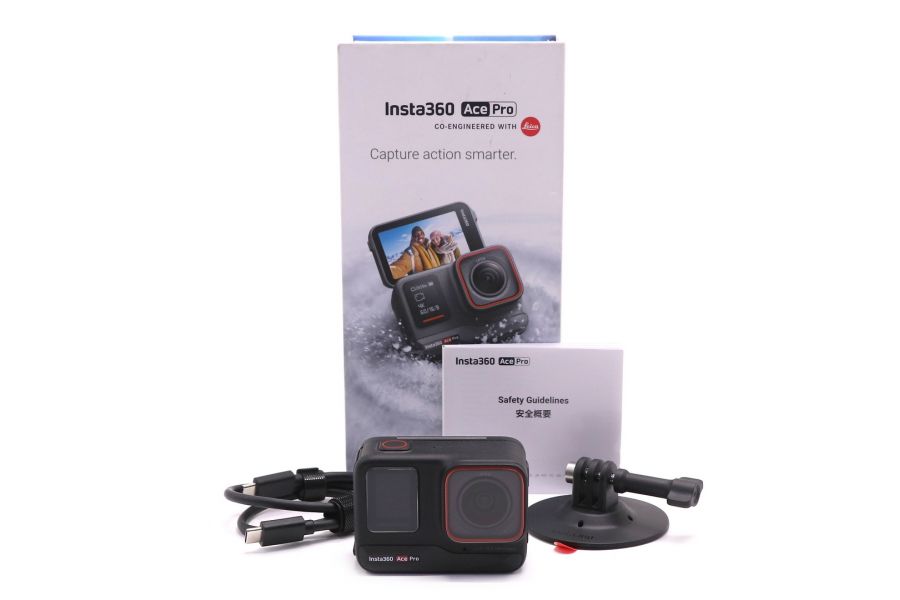 Экшн-камера компактная Insta360 Ace Pro в упаковке