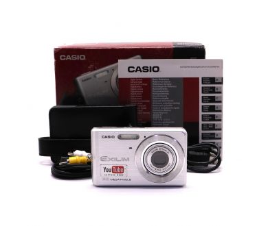 Цифровая камера Casio Exilim EX-Z15 в упаковке