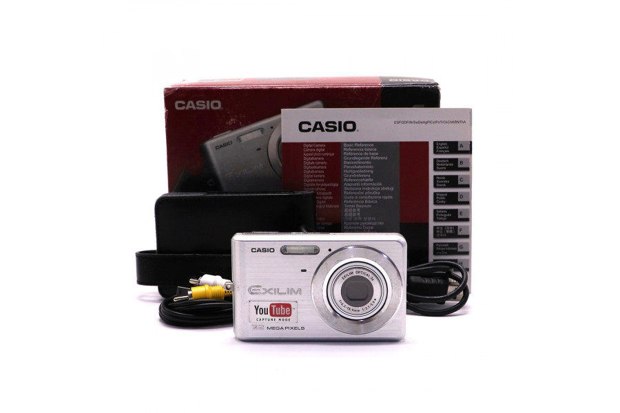 Цифровая камера Casio Exilim EX-Z15 в упаковке