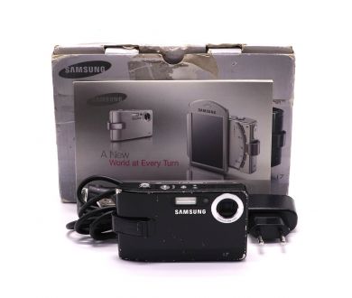 Компактный фотоаппарат Samsung i7 в упаковке