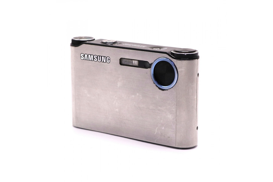 Камера цифровая компактная Samsung NV4 silver