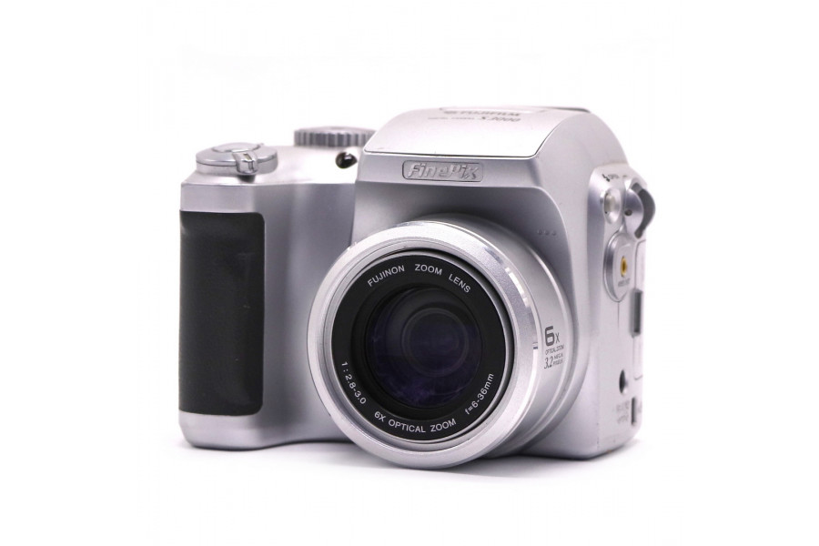 Компактный фотоаппарат Fujifilm FinePix S3000