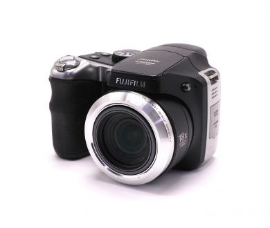 Компактный фотоаппарат Fujifilm Finepix S8000fd