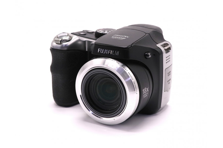 Компактный фотоаппарат Fujifilm Finepix S8000fd
