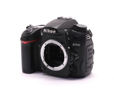 Фотокамера Nikon D7000 body неисправная