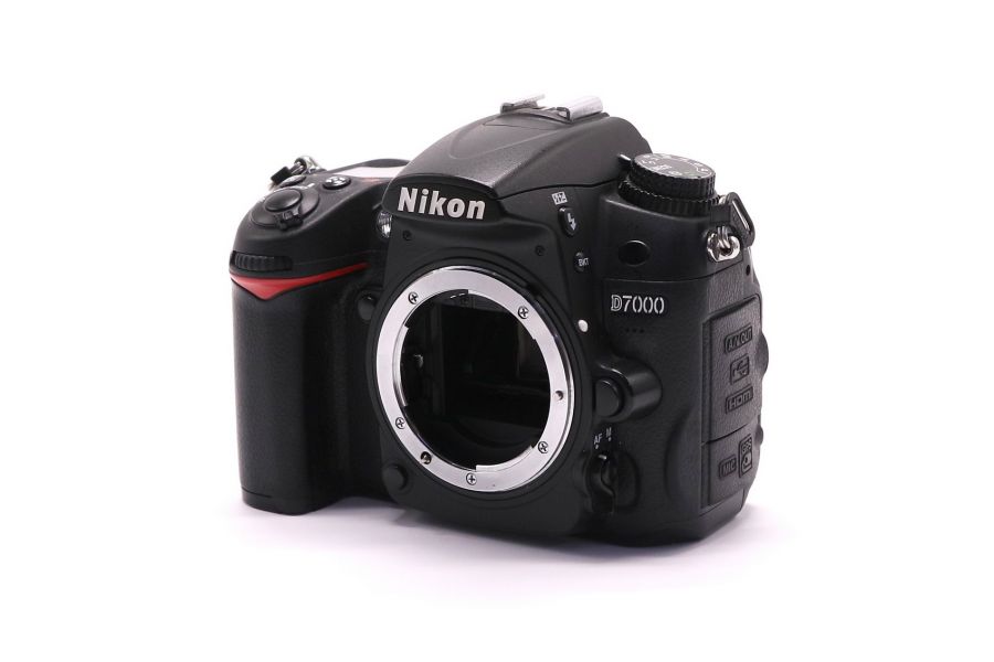 Фотокамера Nikon D7000 body неисправная