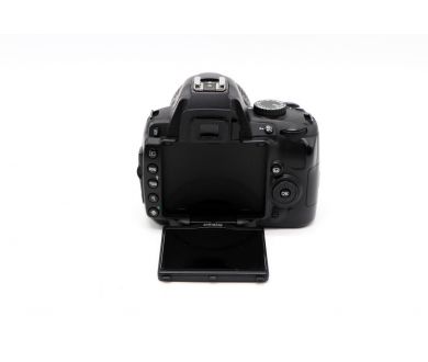 Фотоаппарат Nikon D5000 kit в упаковке (пробег 11460 кадров)