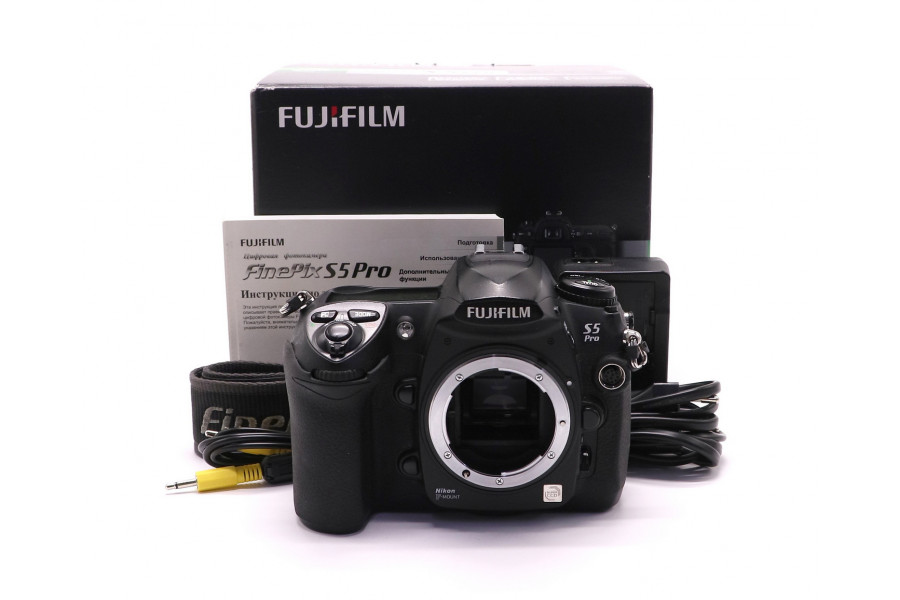 Fujifilm FinePix S5 Pro body в упаковке (пробег 46300 кадров)