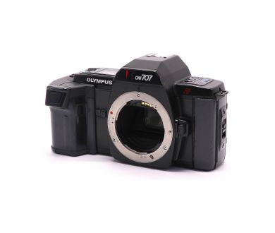 Плёночная зеркальная камера Olympus OM-707 QD body