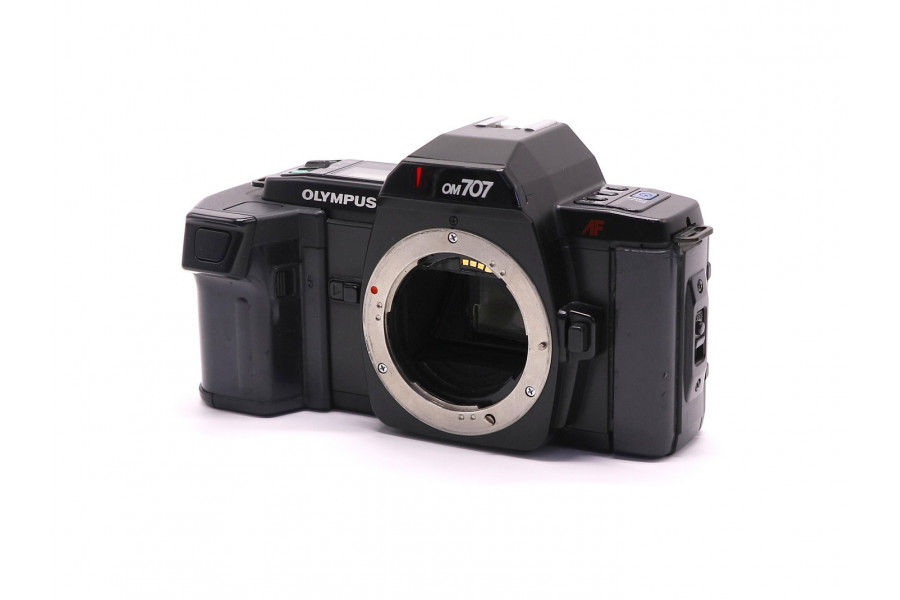 Плёночная зеркальная камера Olympus OM-707 QD body