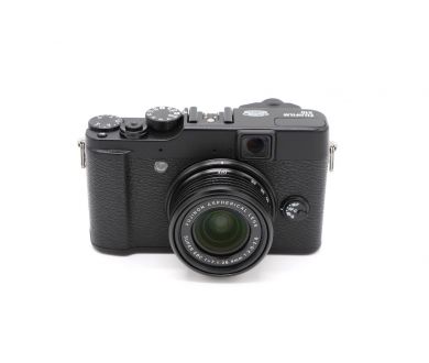 Компактная цифровая камера Fujifilm X10 (Япония)