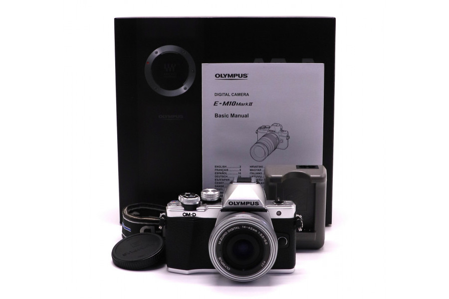 Olympus OM-D E-M10 Mark II kit в упаковке silver (пробег 5875 кадров)