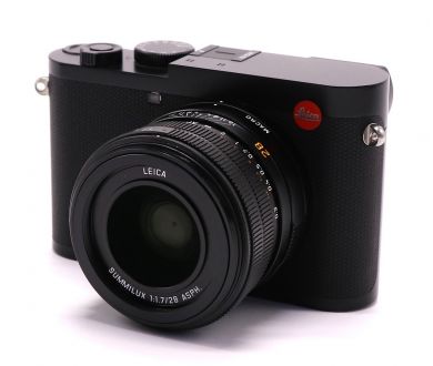 Полнокадровая компактная камера Leica Q2