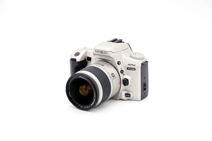Плёночная камера Minolta Dynax 404si kit