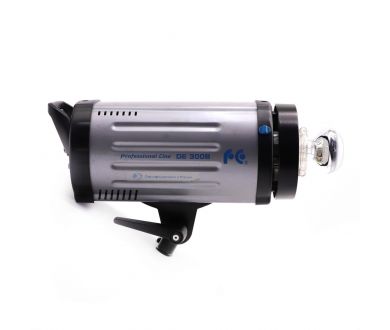 Студийная фотовспышка Falcon Eyes DE-300B