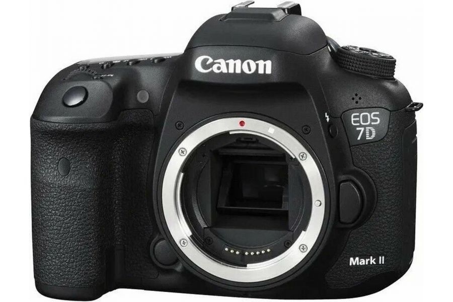 Фотокамера Canon EOS 7D Mark II body новая