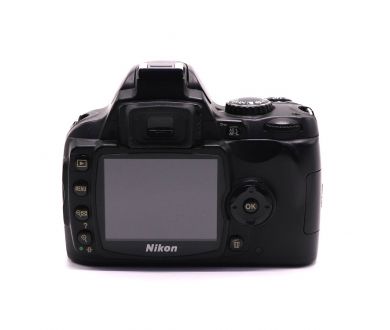 Камера Nikon D40 body в упаковке (пробег 17240 кадров)