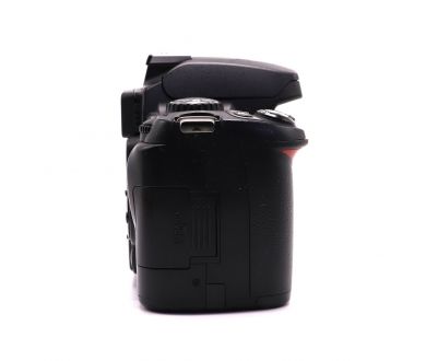 Камера Nikon D40 body в упаковке (пробег 17240 кадров)