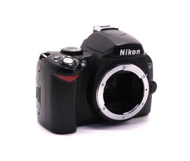 Камера Nikon D40 body в упаковке (пробег 17240 кадров)
