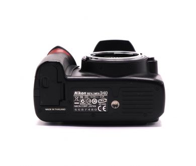 Камера Nikon D40 body в упаковке (пробег 17240 кадров)