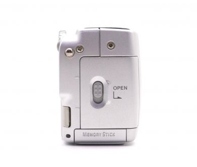 Фотокамера Sony Cyber-shot DSC-P31 в упаковке