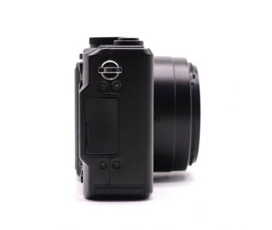 Цифровая фотокамера Sigma DP2x в упаковке