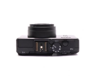 Цифровая фотокамера Sigma DP2x в упаковке