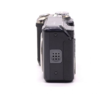 Цифровая камера Fujifilm FinePix E900 в упаковке