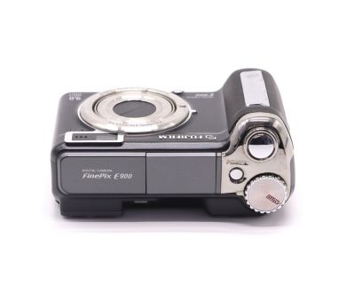 Цифровая камера Fujifilm FinePix E900 в упаковке