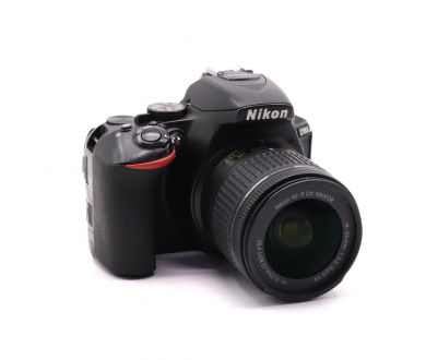 Nikon D5600 kit в упаковке (пробег 16655 кадров)