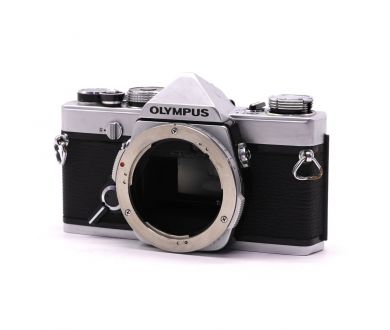 Зеркальный плёночный фотоаппарат Olympus OM-1 body