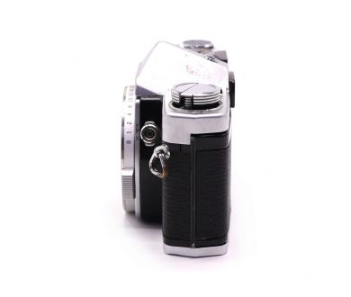 Зеркальный плёночный фотоаппарат Olympus OM-1 body
