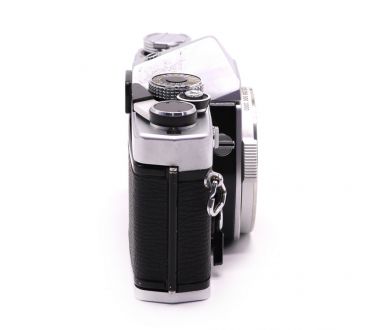 Зеркальный плёночный фотоаппарат Olympus OM-1 body
