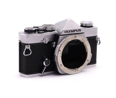 Зеркальный плёночный фотоаппарат Olympus OM-1 body
