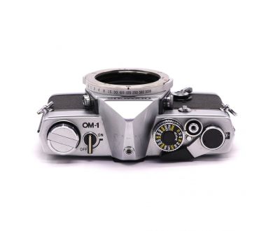 Зеркальный плёночный фотоаппарат Olympus OM-1 body