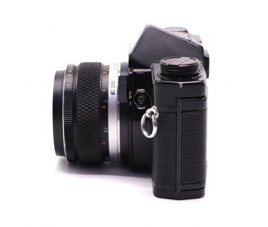 Плёночный фотоаппарат Olympus OM-1 kit черный