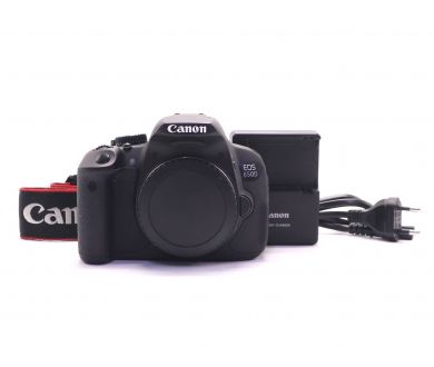 Фотокамера Canon EOS 650D body (пробег 1485 кадров)