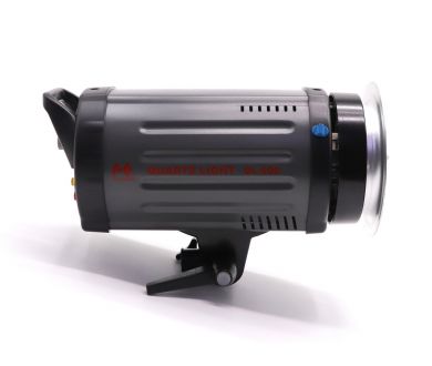 Студийный галогенный осветитель Falcon Eyes QL-500