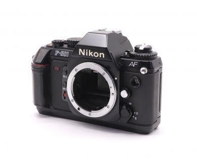 Плёночная зеркальная камера Nikon F-501 body