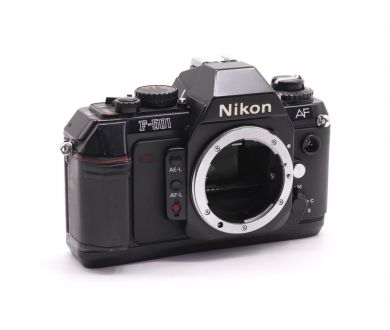 Плёночная зеркальная камера Nikon F-501 body