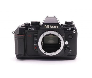 Плёночная зеркальная камера Nikon F-501 body