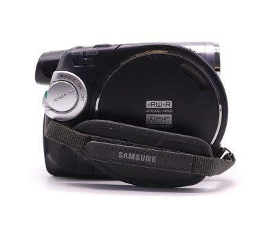 Видеокамера Samsung VP-D575Wi в упаковке