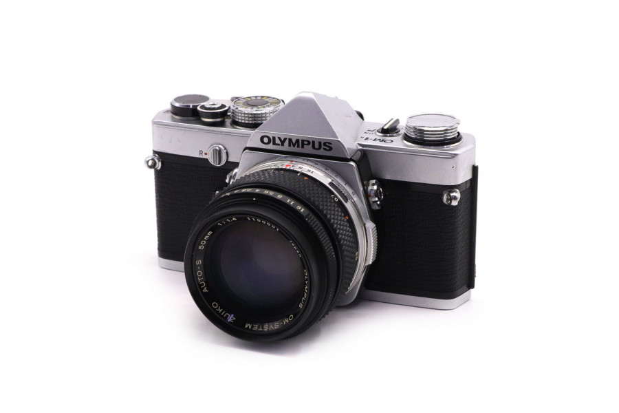 Плёночный фотоаппарат Olympus OM-1 kit (Япония)
