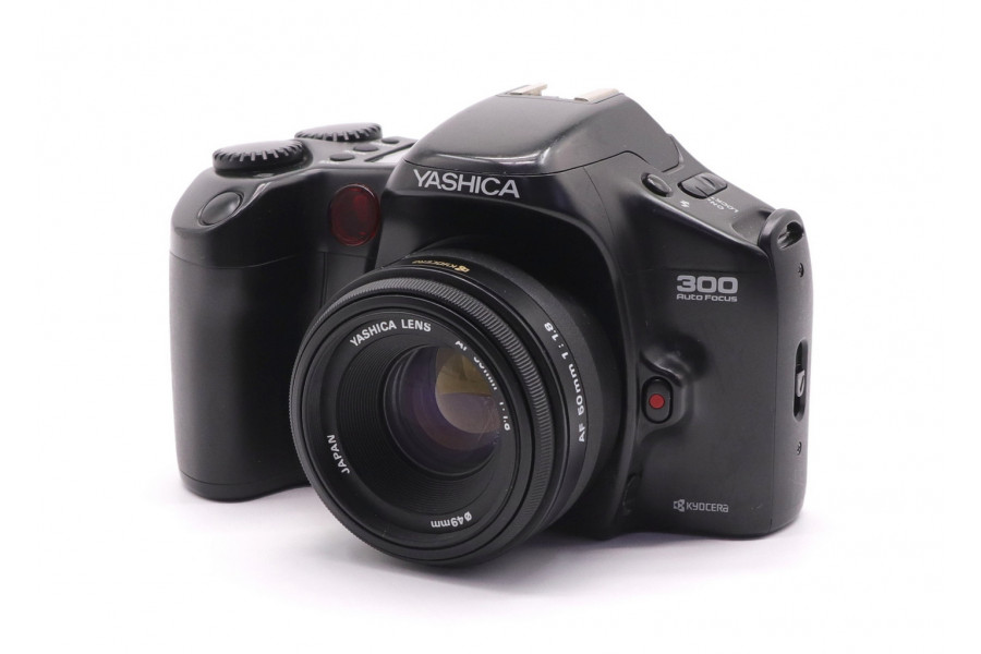 Плёночный фотоаппарат Yashica 300 Auto Focus kit