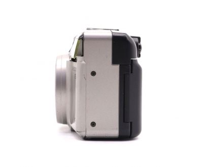 Плёночный фотоаппарат Olympus Superzoom 115 QD