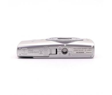 Компактный фотоаппарат Canon IXUS 265 HS в упаковке
