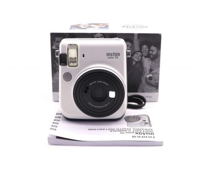 Камера Fujifilm Instax Mini 70 в упаковке