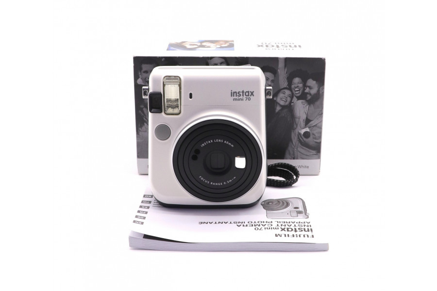 Камера Fujifilm Instax Mini 70 в упаковке